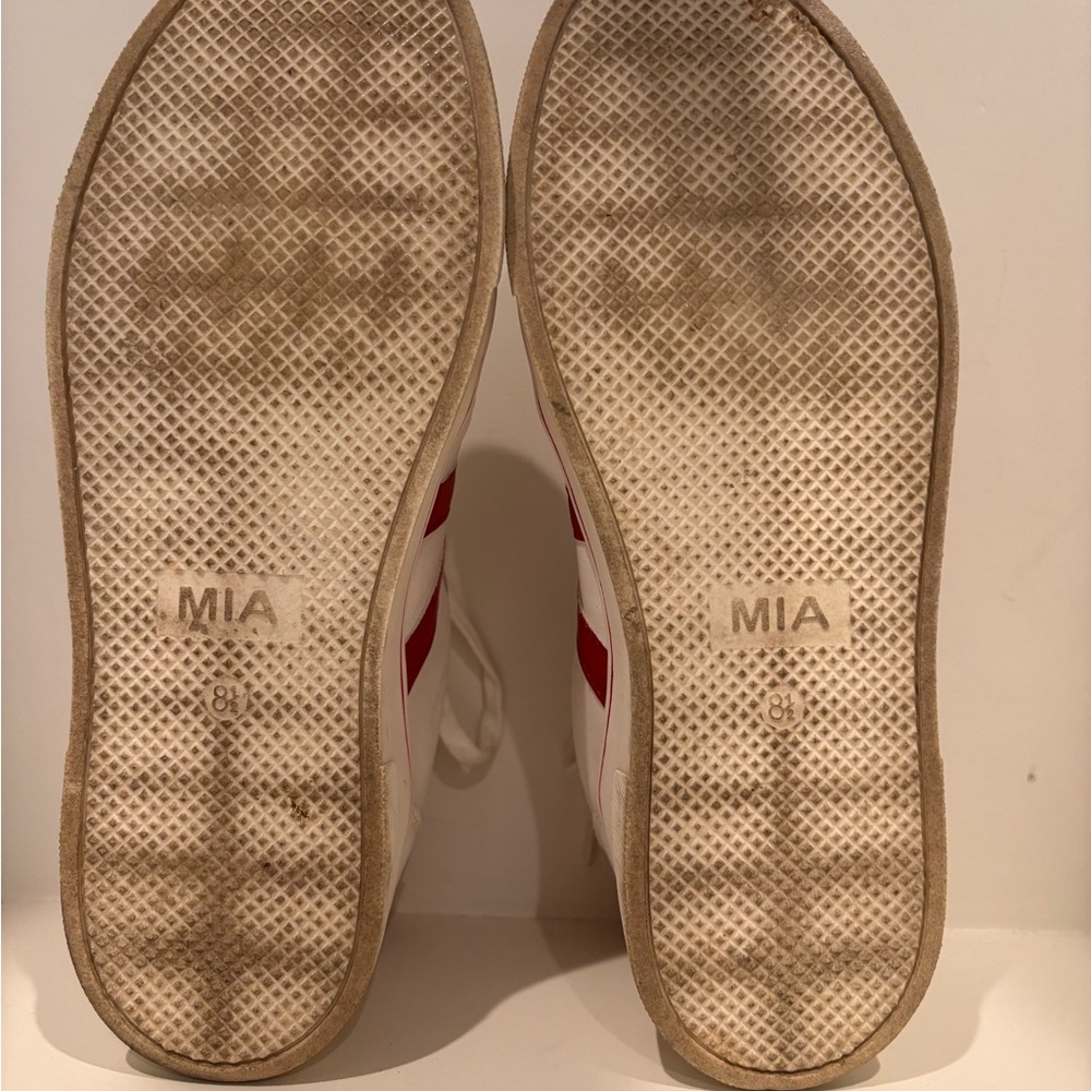MIA White and Red Sneakers - Picture 6 of 8